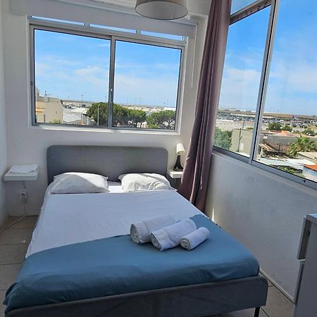 Blife Marya Private Rooms - Airport Stay Фаро Стая снимка