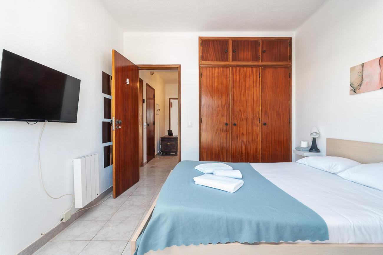 Blife Marya Private Rooms - Airport Stay Фаро Екстериор снимка
