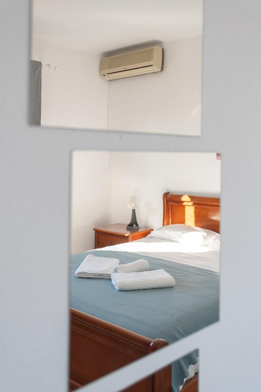 Blife Marya Private Rooms - Airport Stay Фаро Екстериор снимка