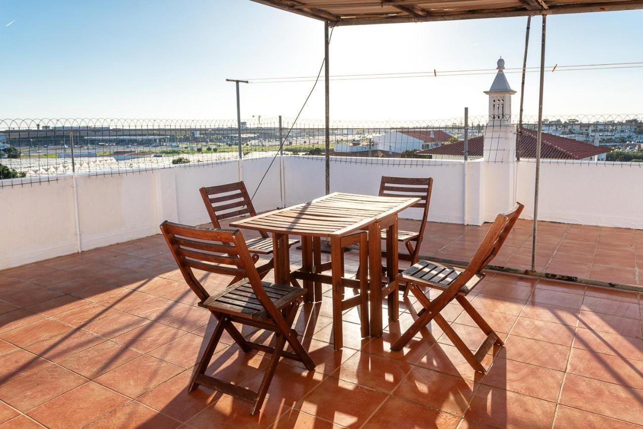 Blife Marya Private Rooms - Airport Stay Фаро Екстериор снимка