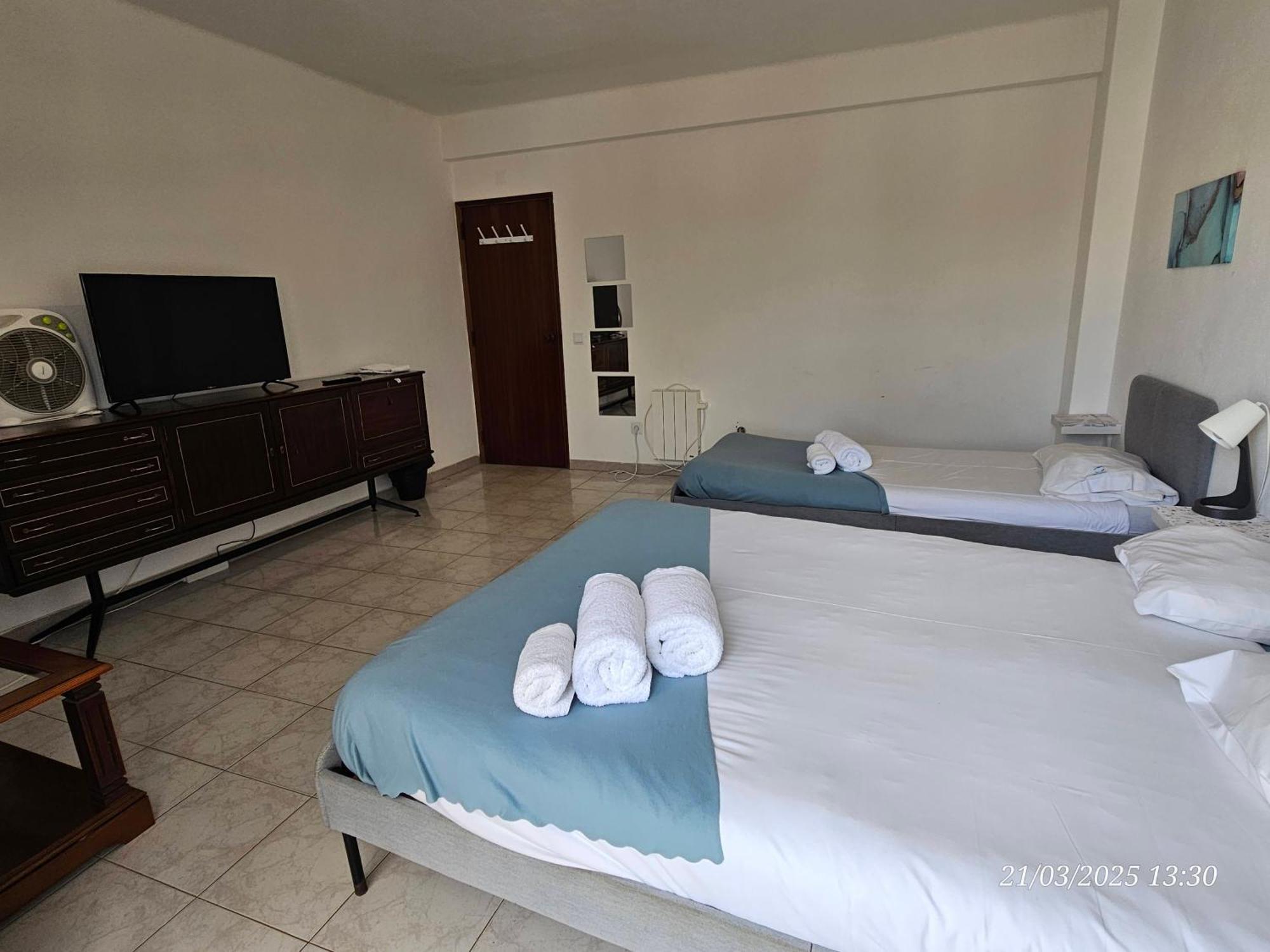 Blife Marya Private Rooms - Airport Stay Фаро Стая снимка