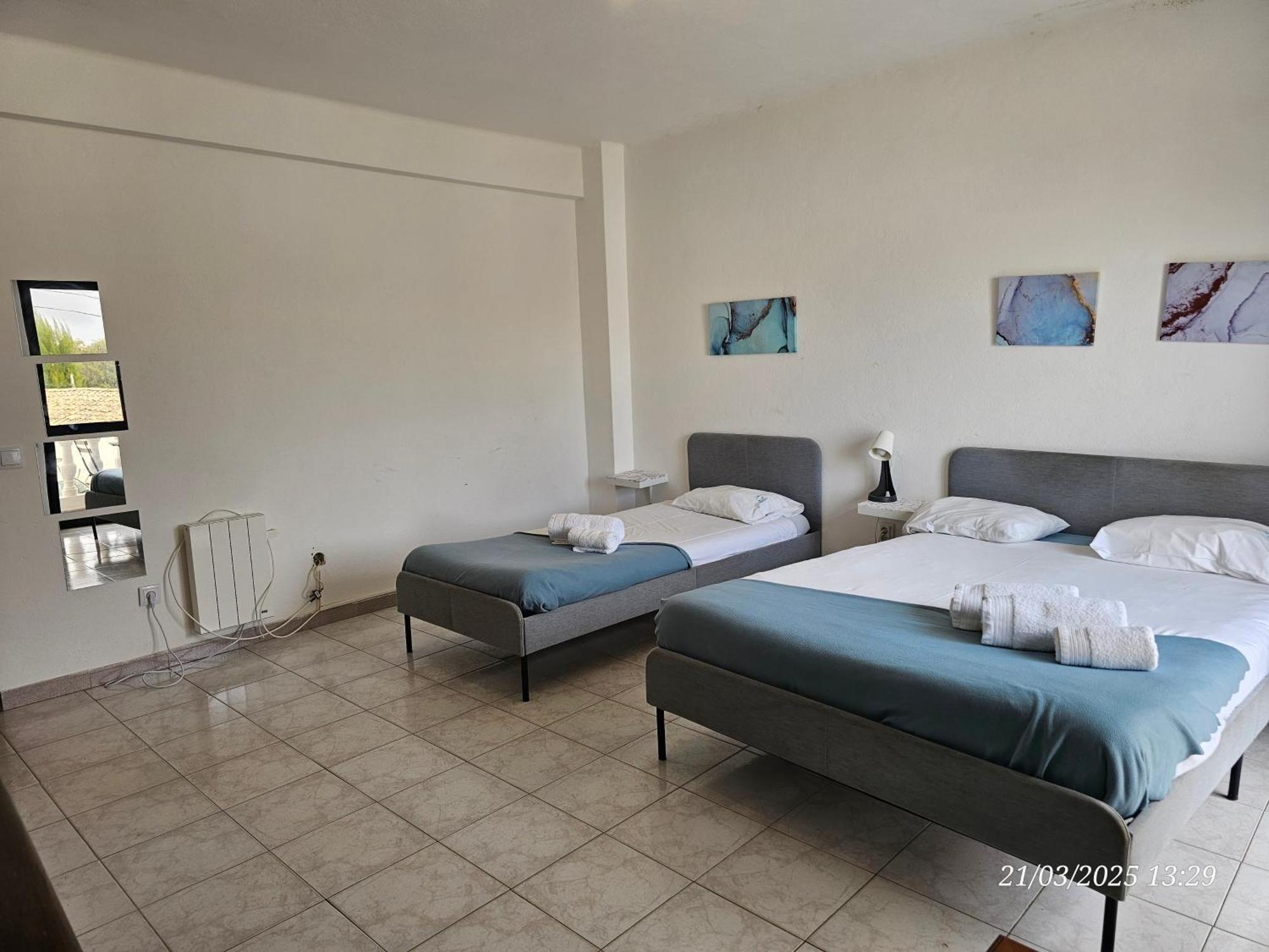 Blife Marya Private Rooms - Airport Stay Фаро Стая снимка