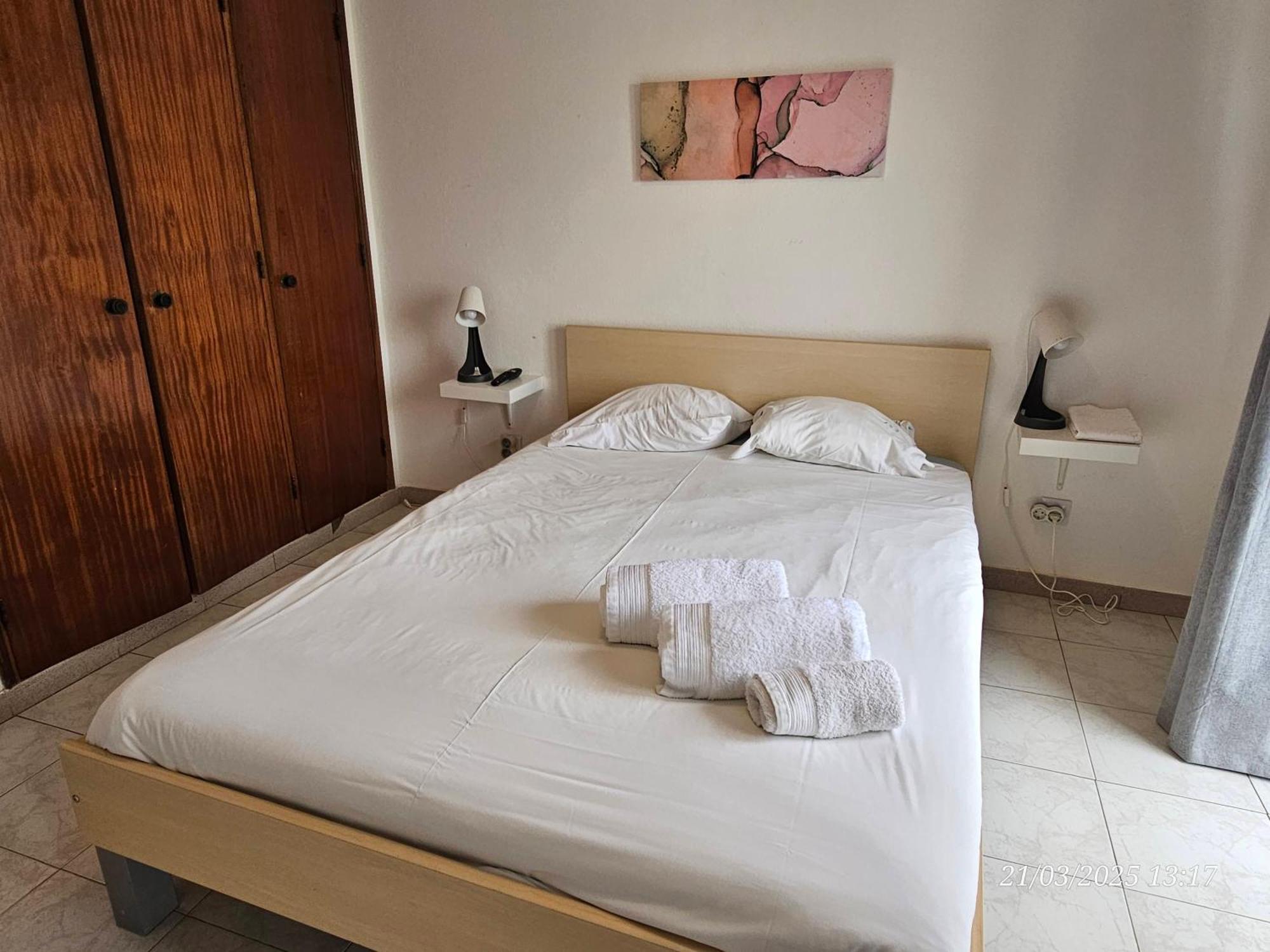 Blife Marya Private Rooms - Airport Stay Фаро Стая снимка
