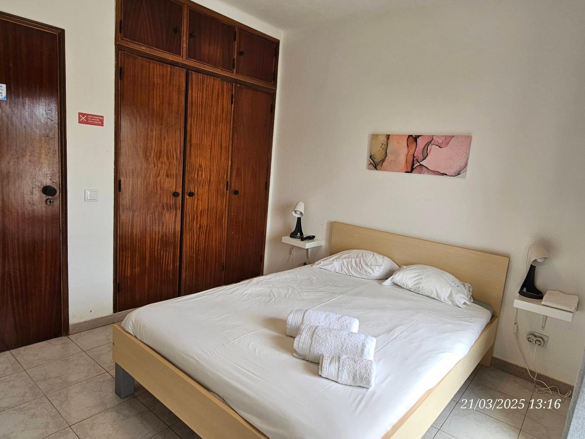 Blife Marya Private Rooms - Airport Stay Фаро Стая снимка
